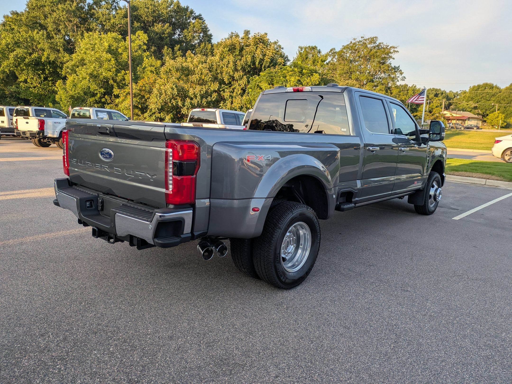 2026 Ford Super Duty F-350 DRW LARIAT