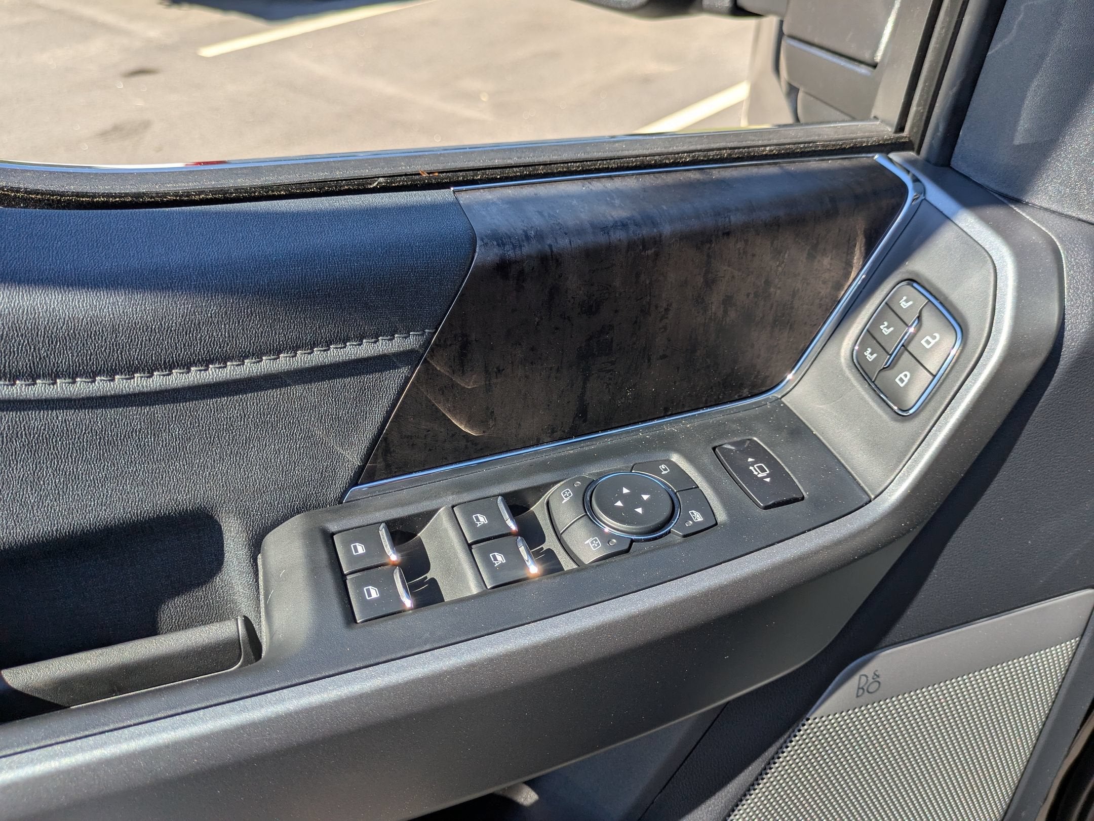 2026 Ford Super Duty F-350 DRW LARIAT