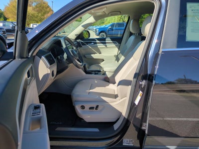 2022 Volkswagen Atlas 3.6L V6 SE w/Technology