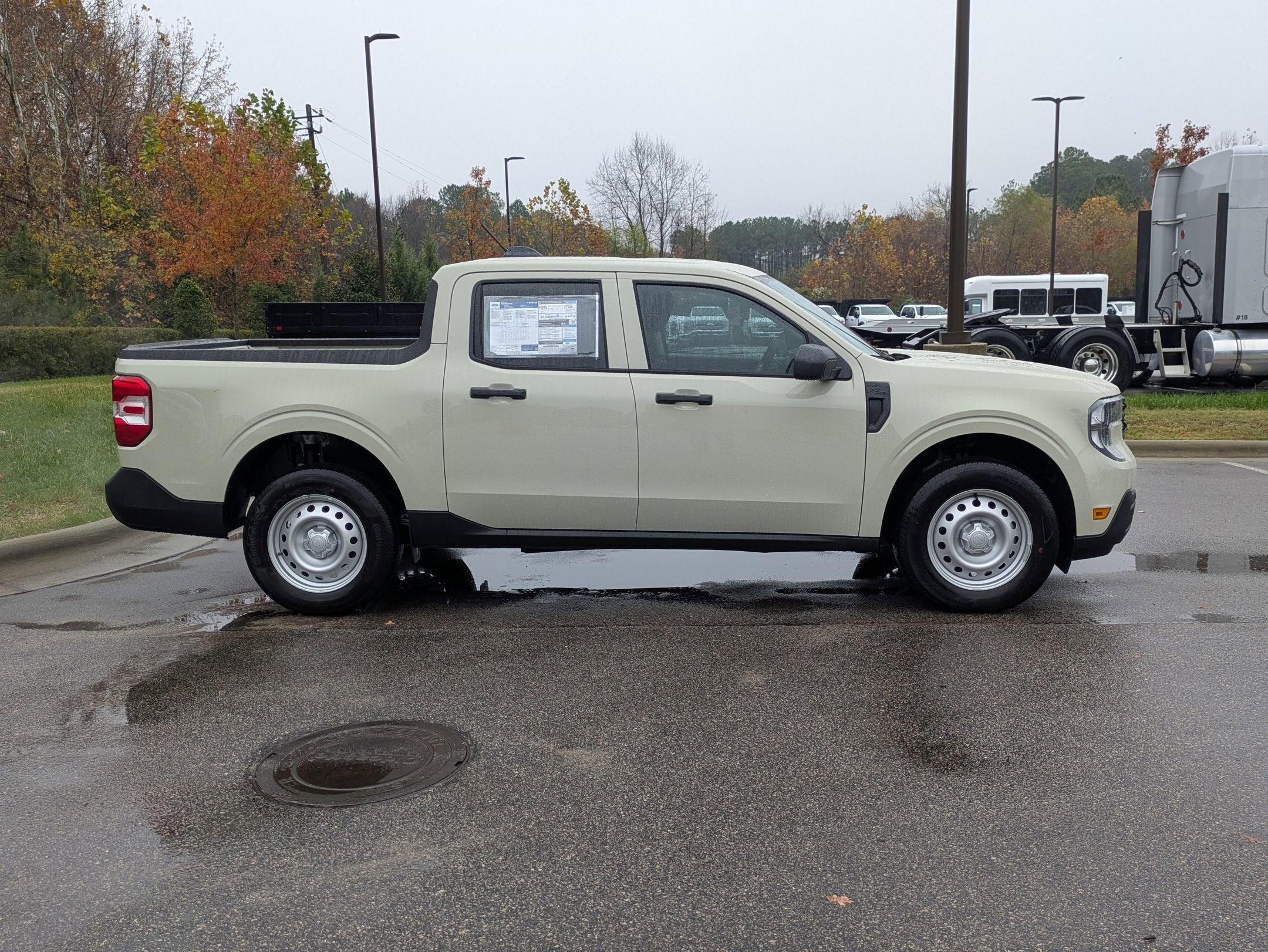 2025 Ford Maverick XL