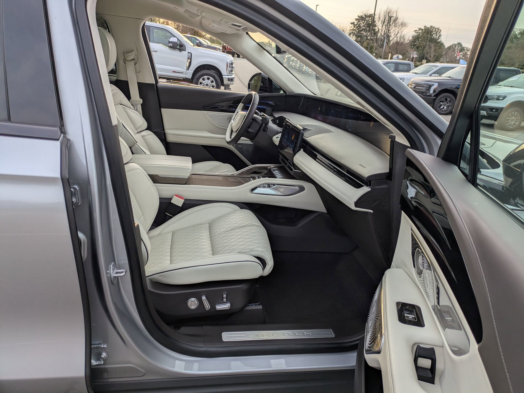 2025 Lincoln Nautilus Black Label