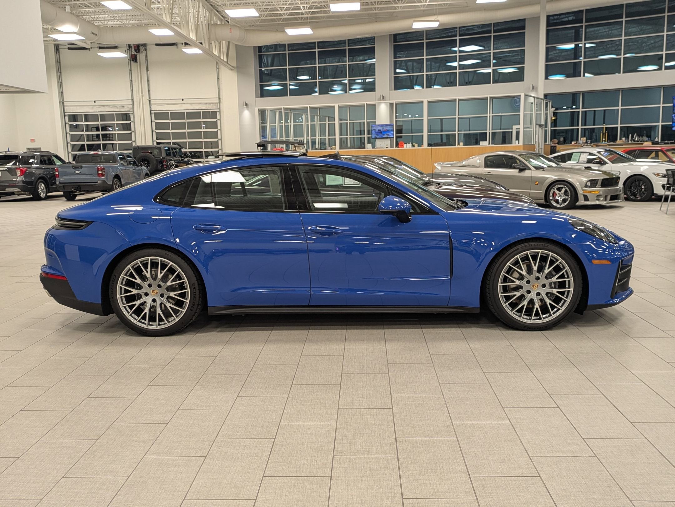 2024 Porsche Panamera 4