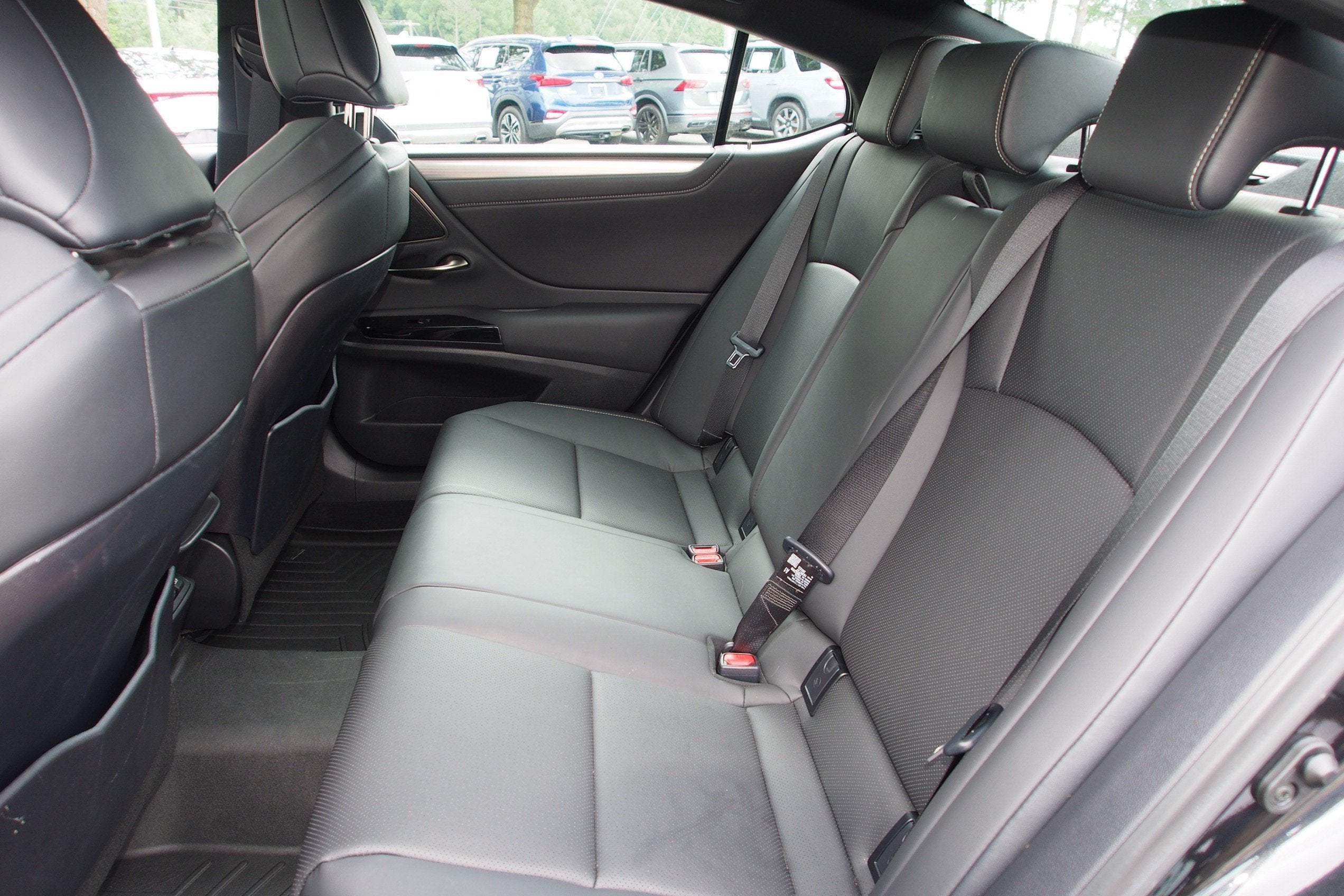 2024 Lexus ES ES 300h F SPORT Handling