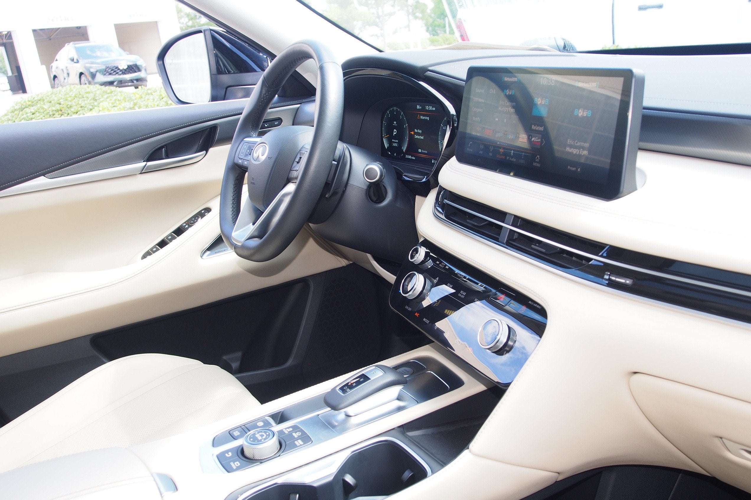 2025 INFINITI QX60 LUXE