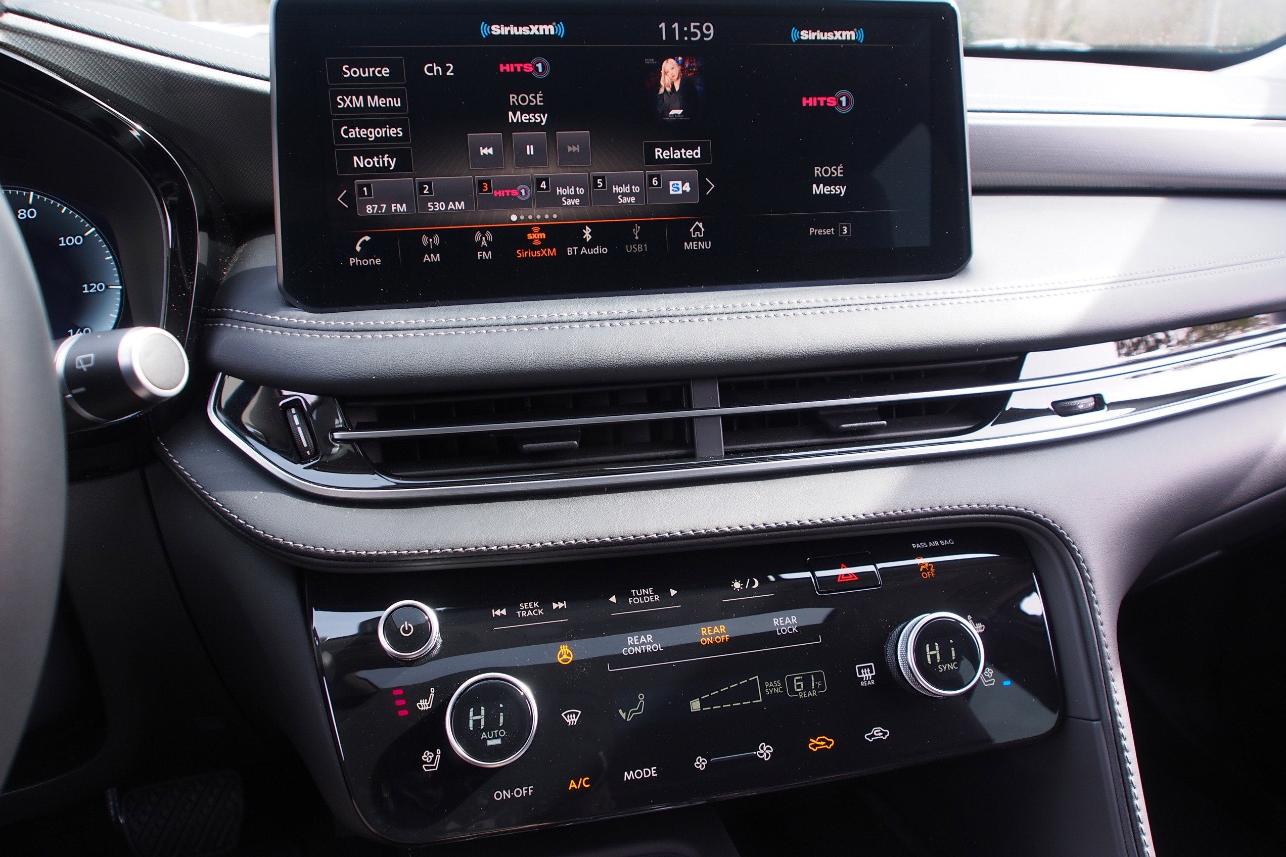 2025 INFINITI QX60 LUXE