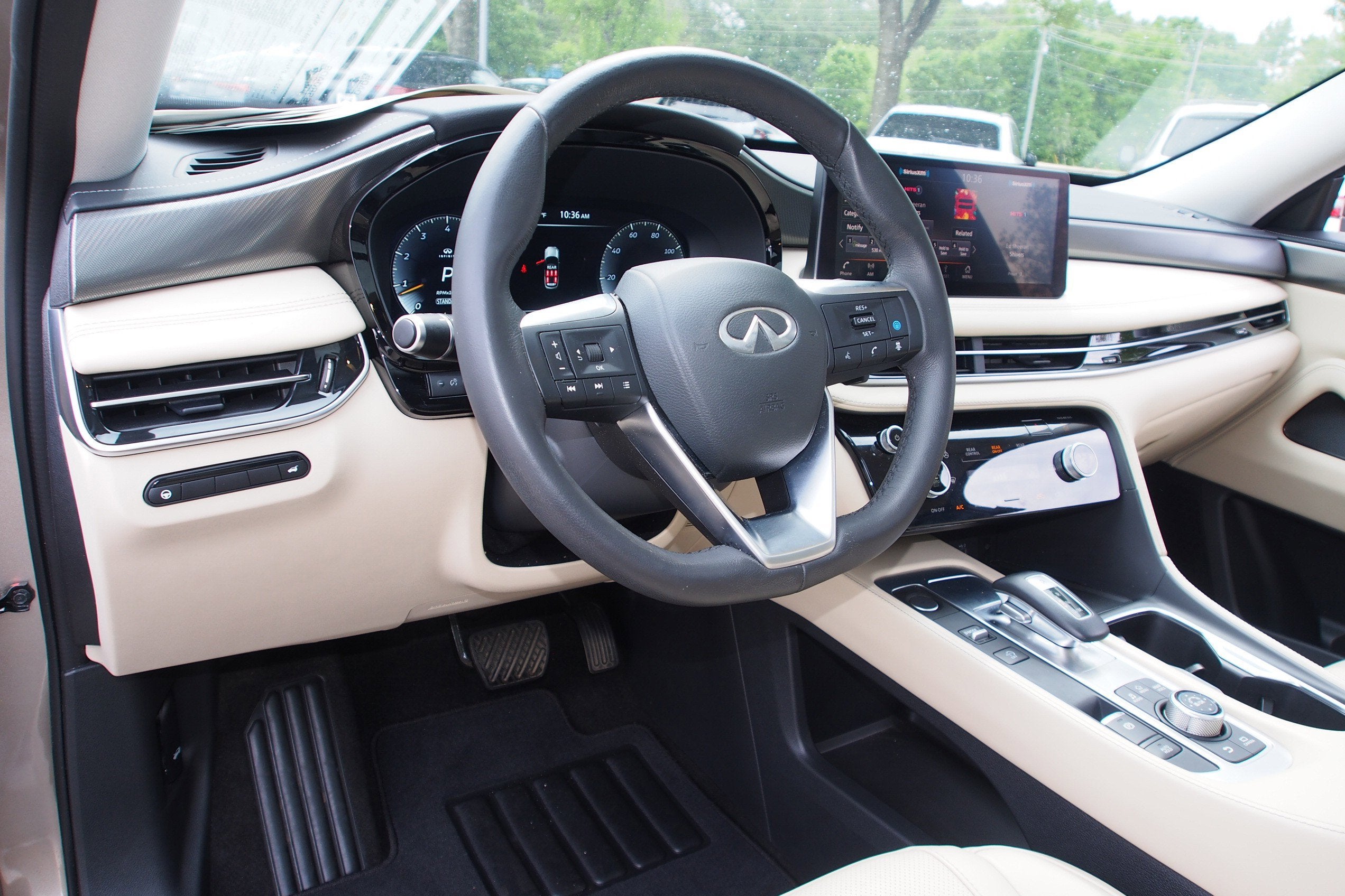 2024 INFINITI QX60 LUXE