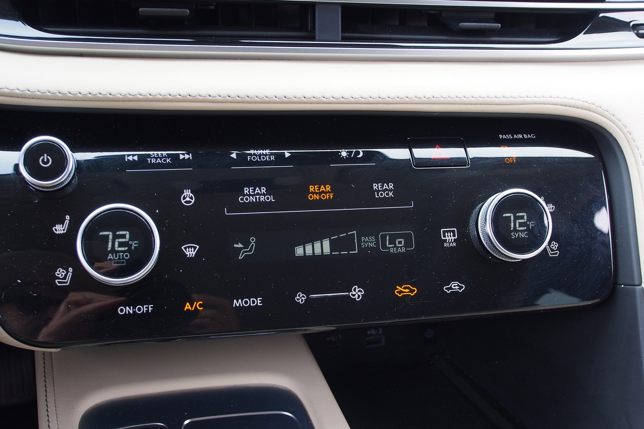 2024 INFINITI QX60 LUXE