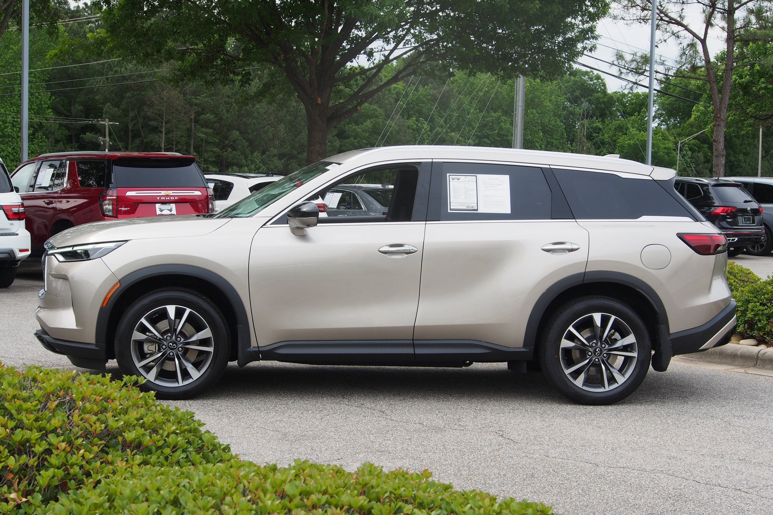 2024 INFINITI QX60 LUXE