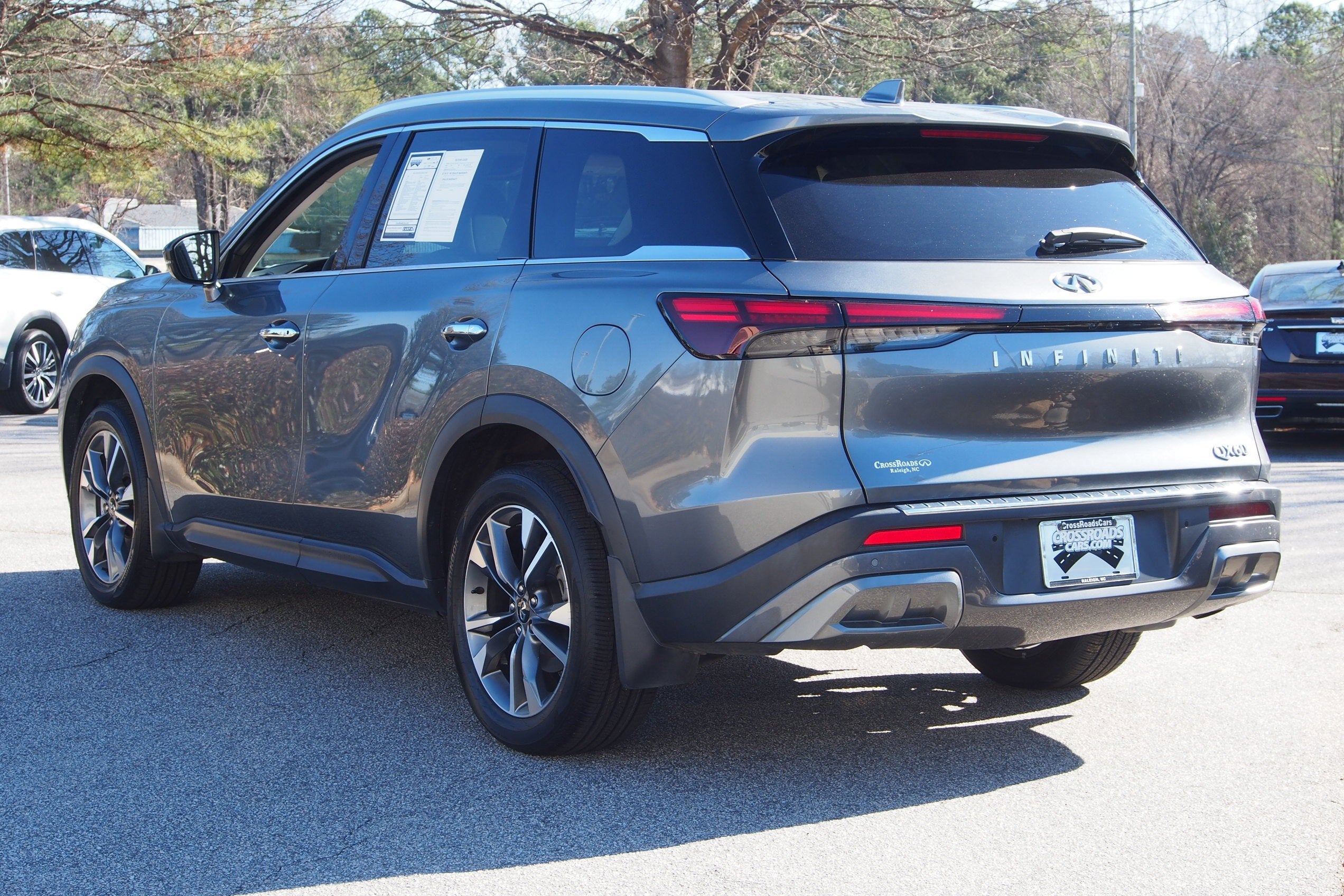 2022 INFINITI QX60 LUXE