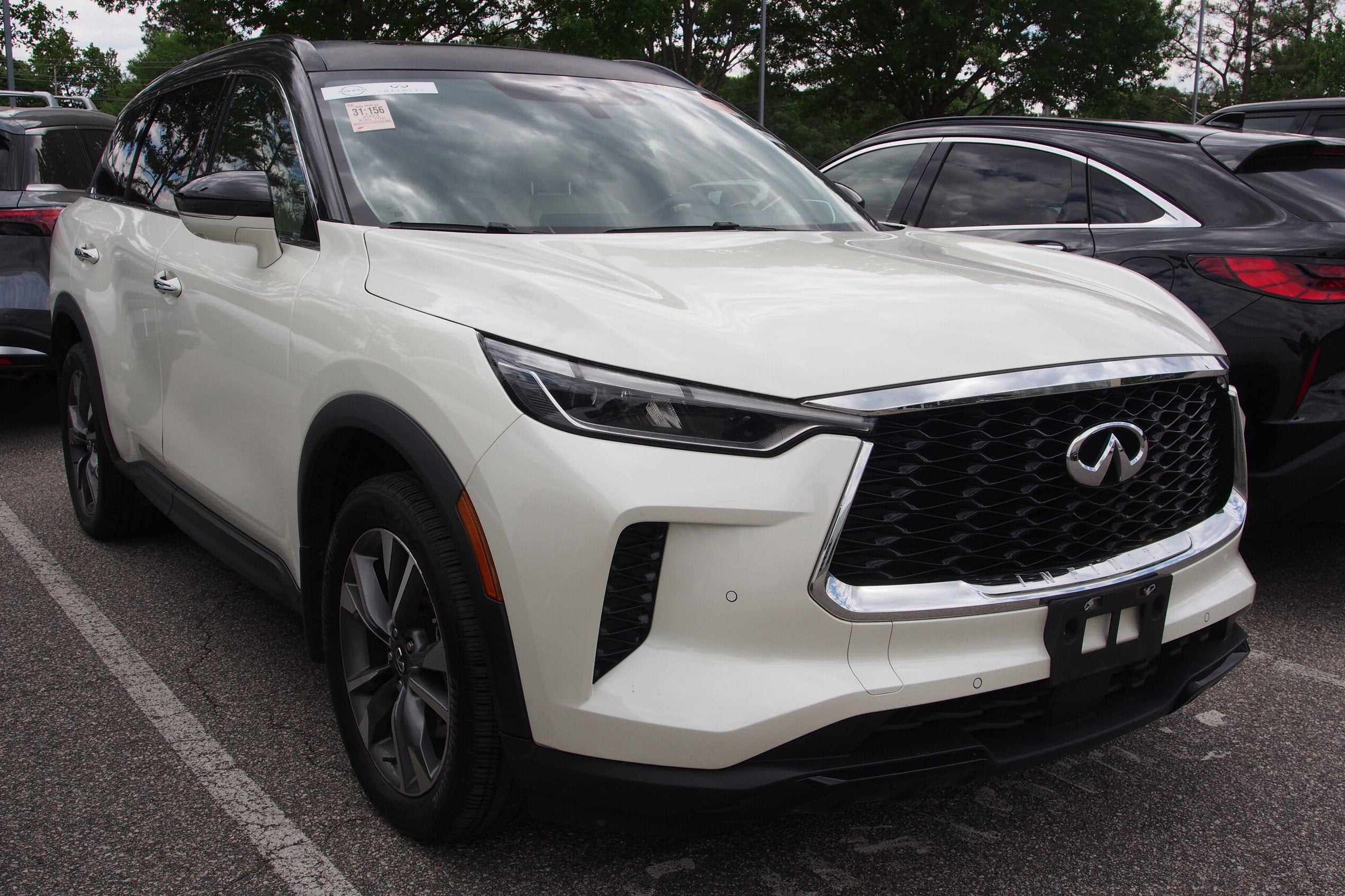 2023 INFINITI QX60 LUXE