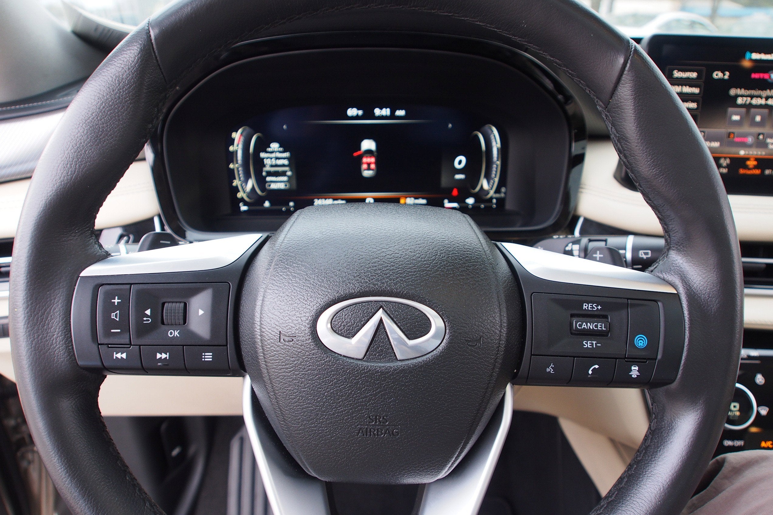 2023 INFINITI QX60 LUXE