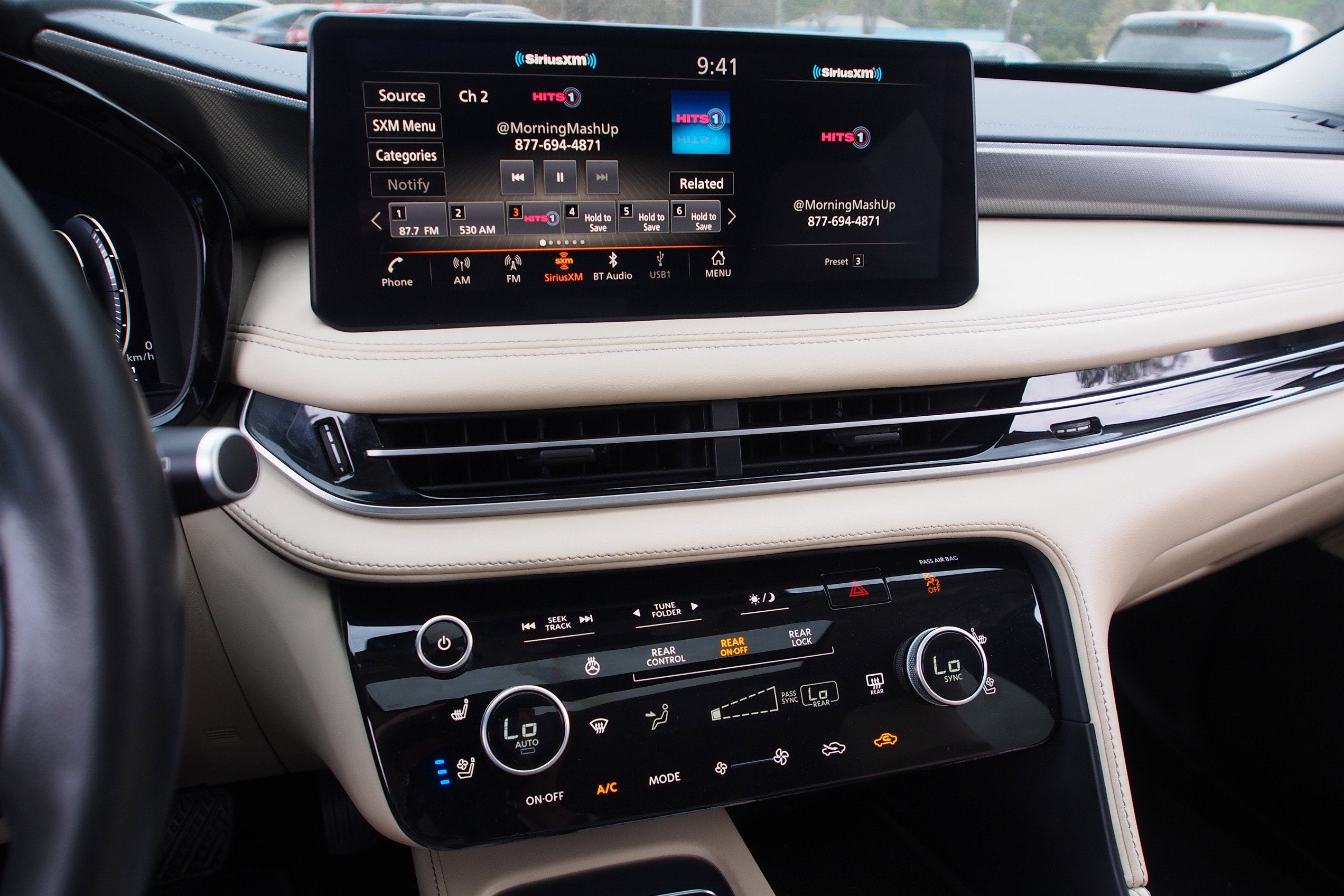 2023 INFINITI QX60 LUXE