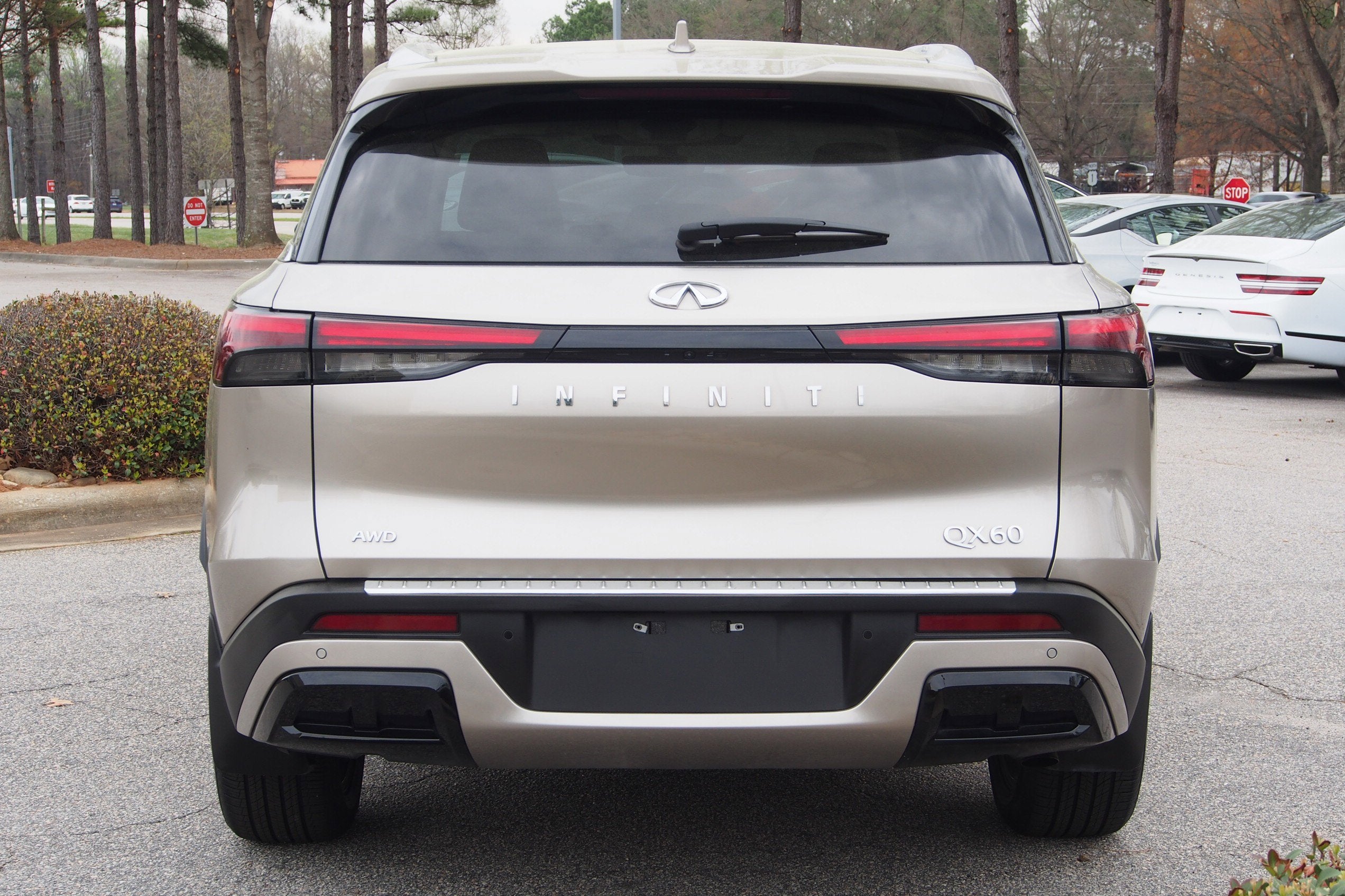 2023 INFINITI QX60 LUXE