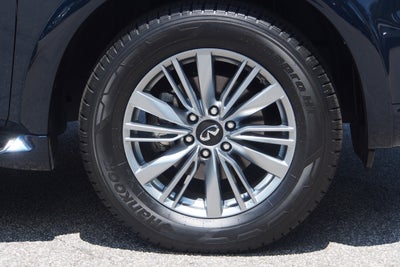 2023 INFINITI QX80 LUXE