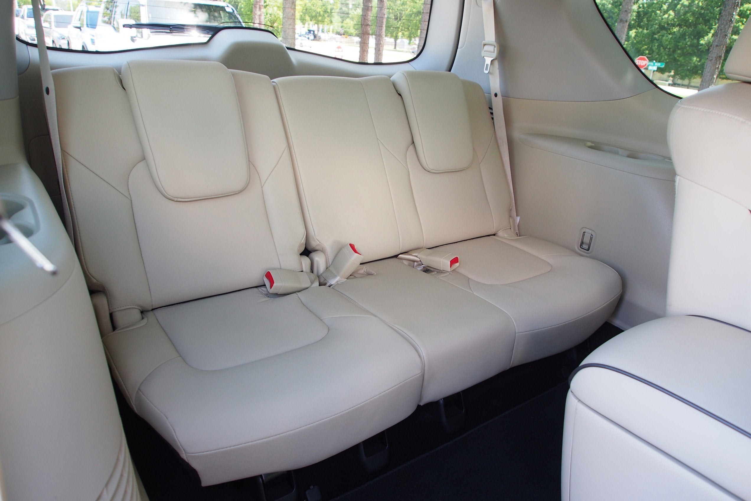 2023 INFINITI QX80 LUXE