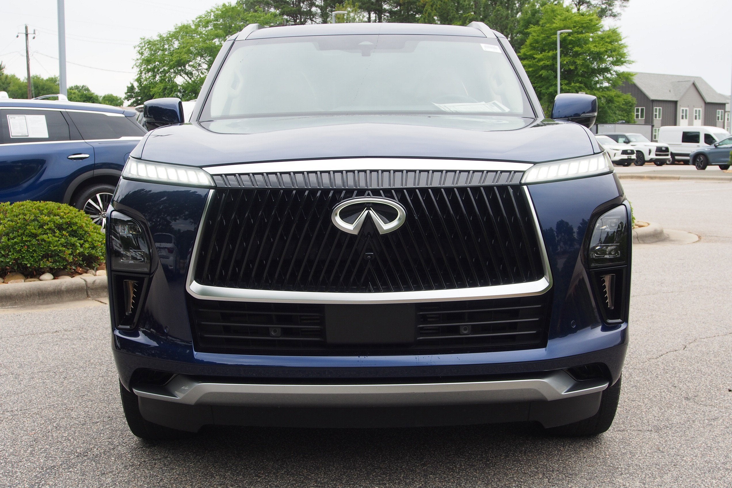2025 INFINITI QX80 SENSORY