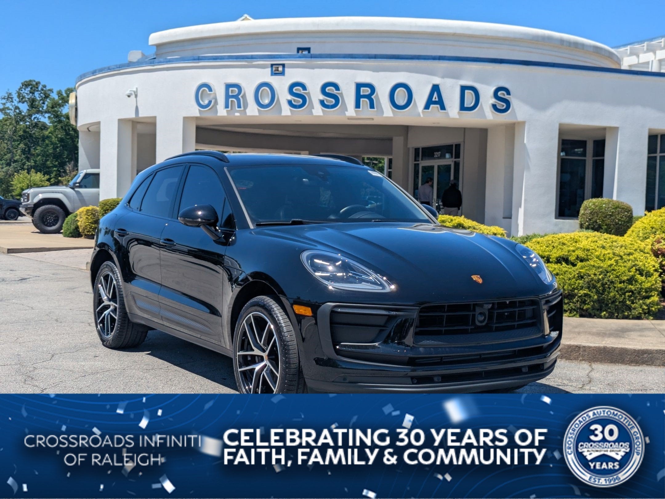 2023 Porsche Macan Base