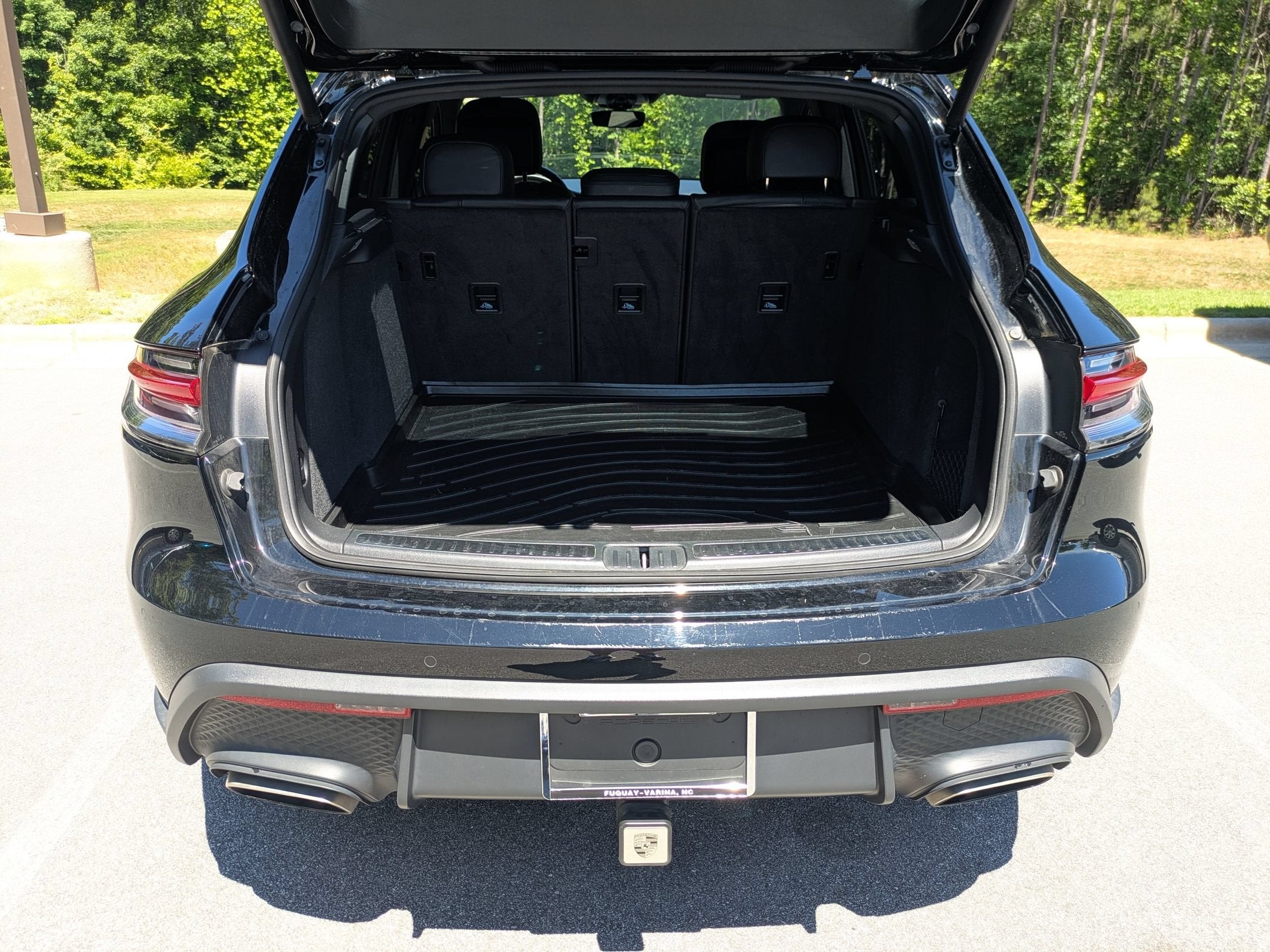 2023 Porsche Macan Base