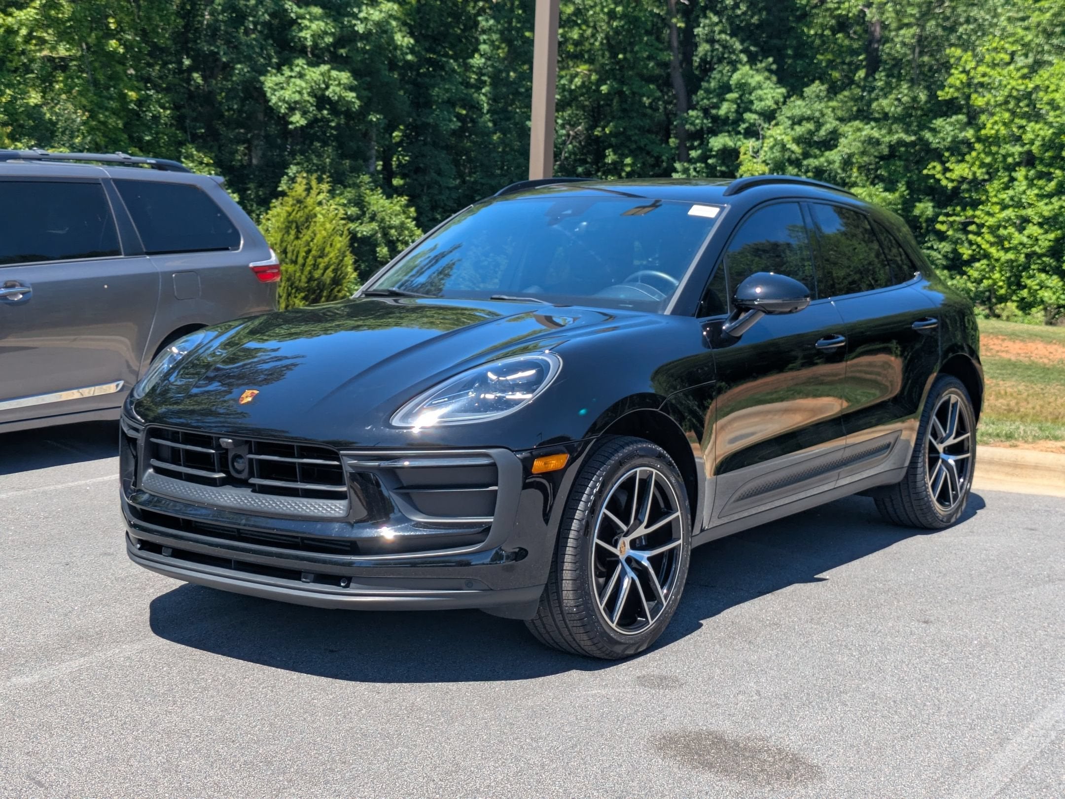2023 Porsche Macan Base