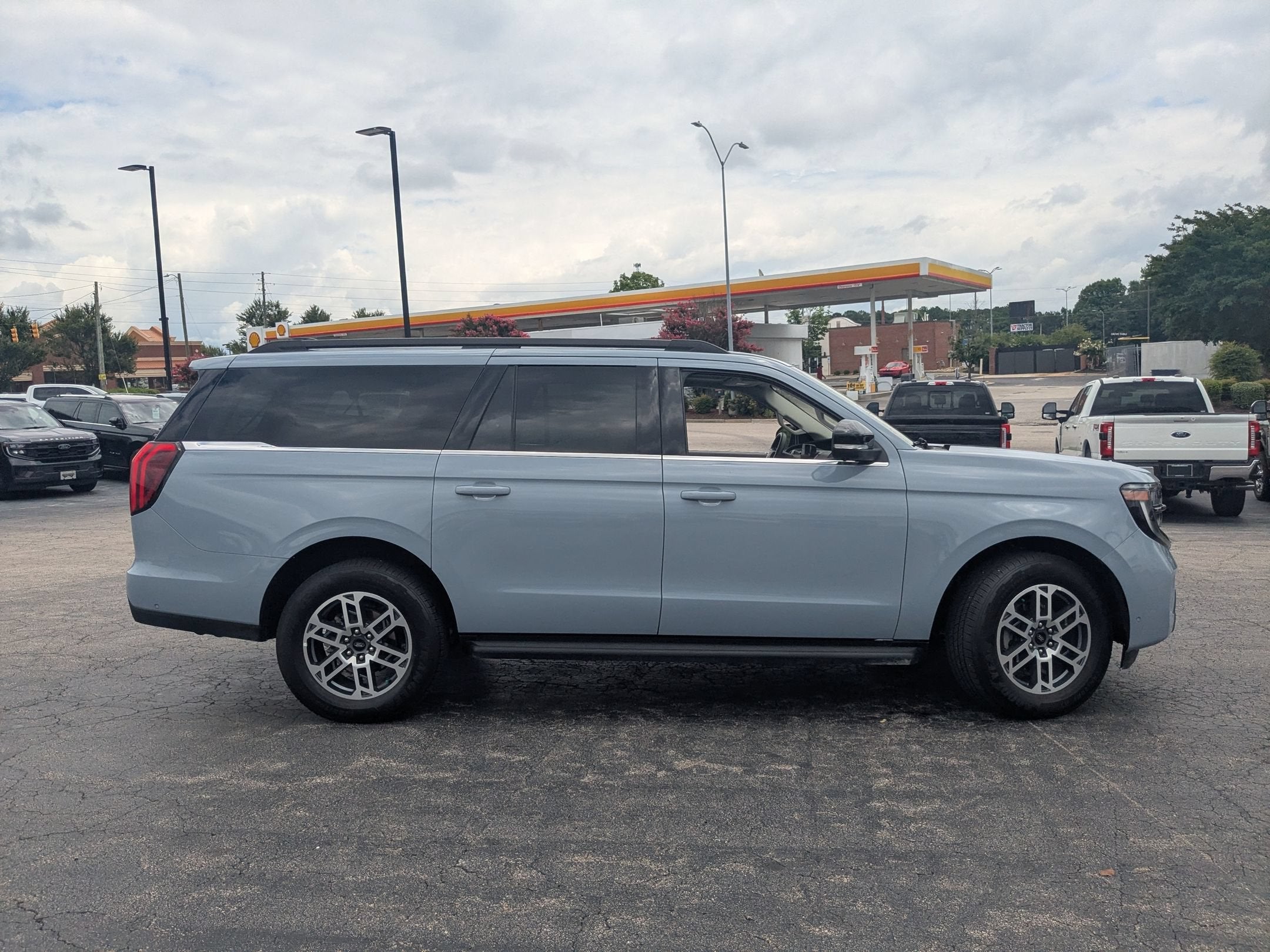 2025 Ford Expedition Max Active
