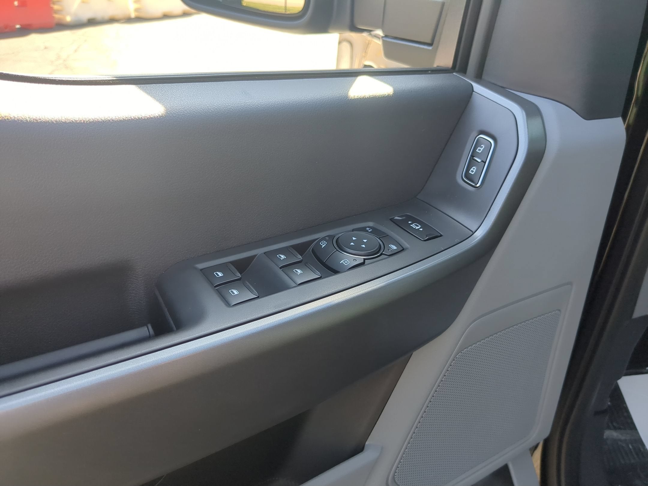 2027 Ford Super Duty F-250 SRW XLT