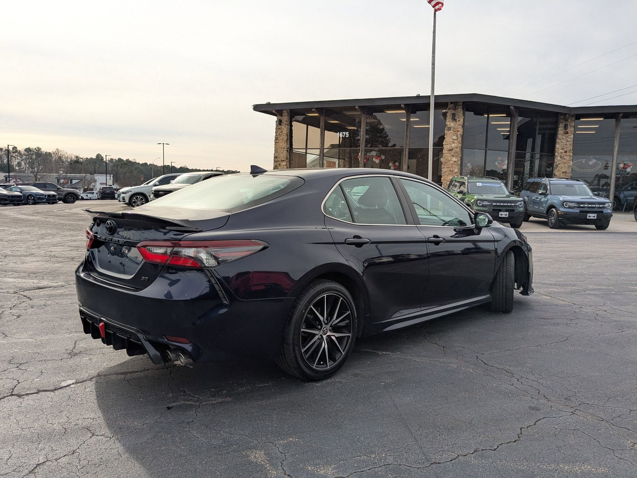 2022 Toyota Camry SE