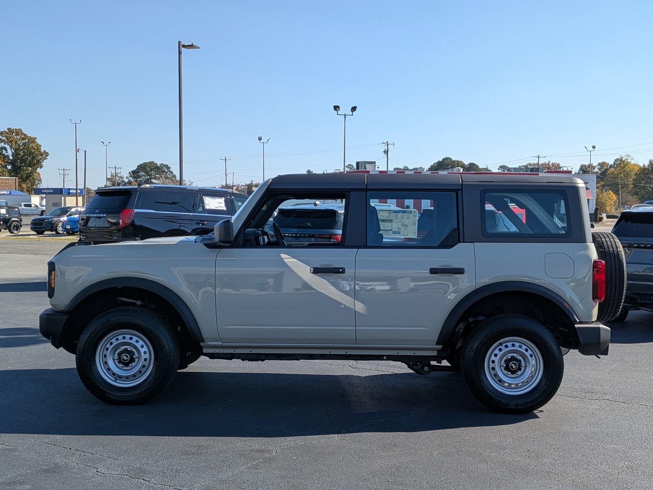 2025 Ford Bronco Base