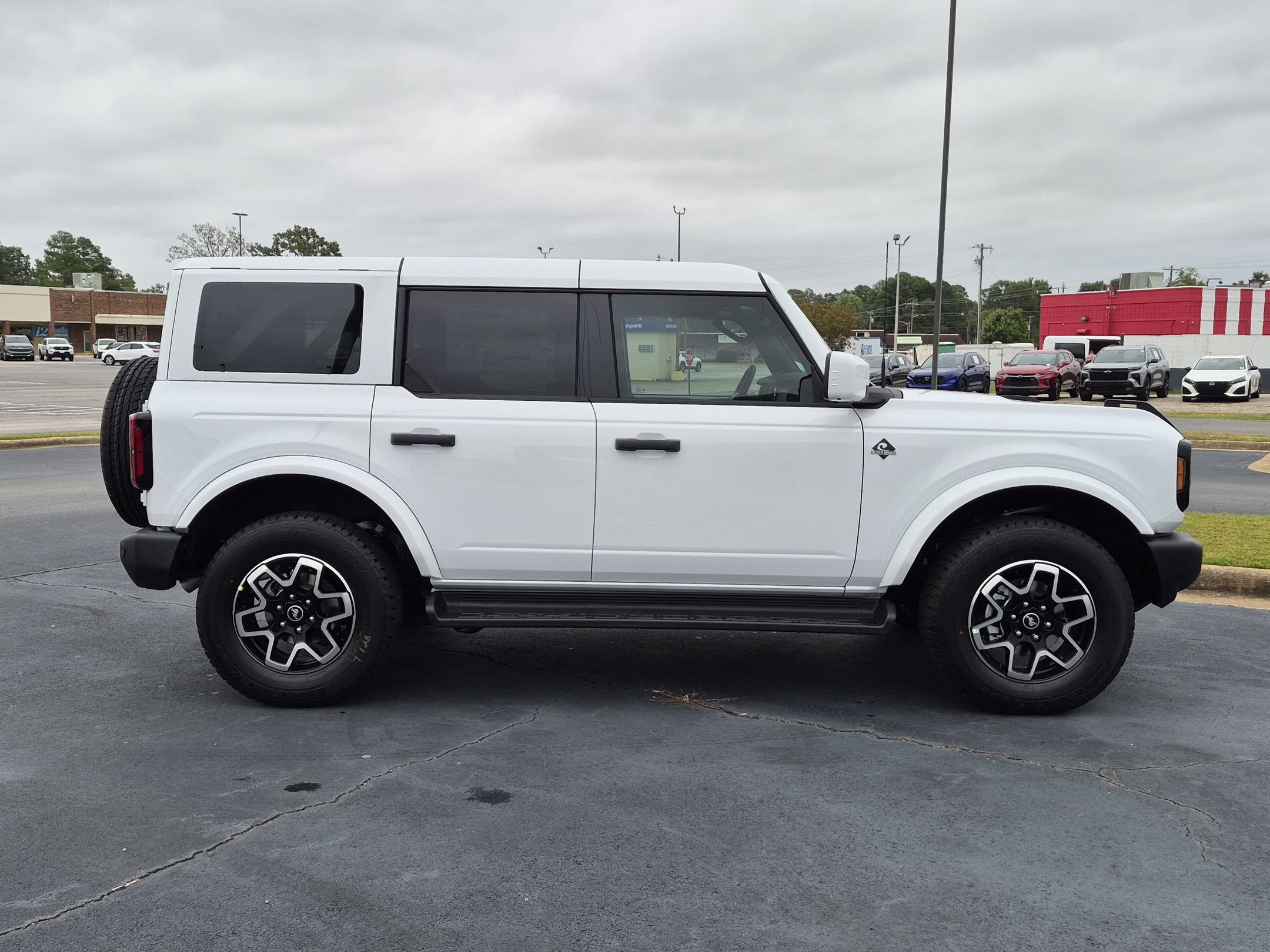 2026 Ford Bronco Outer Banks