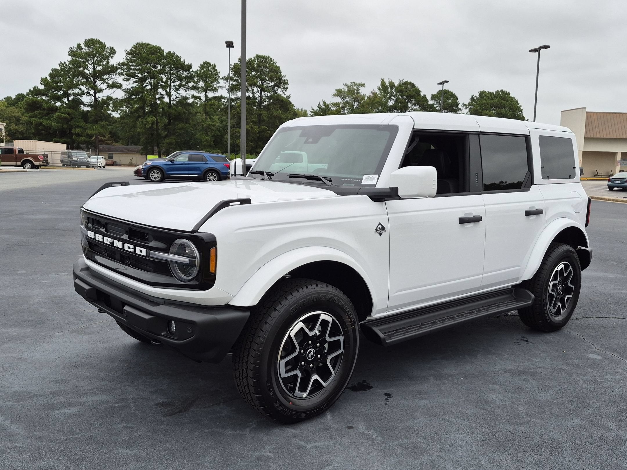 2026 Ford Bronco Outer Banks