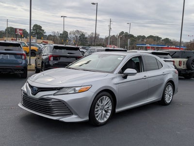 2020 Toyota Camry Hybrid XLE