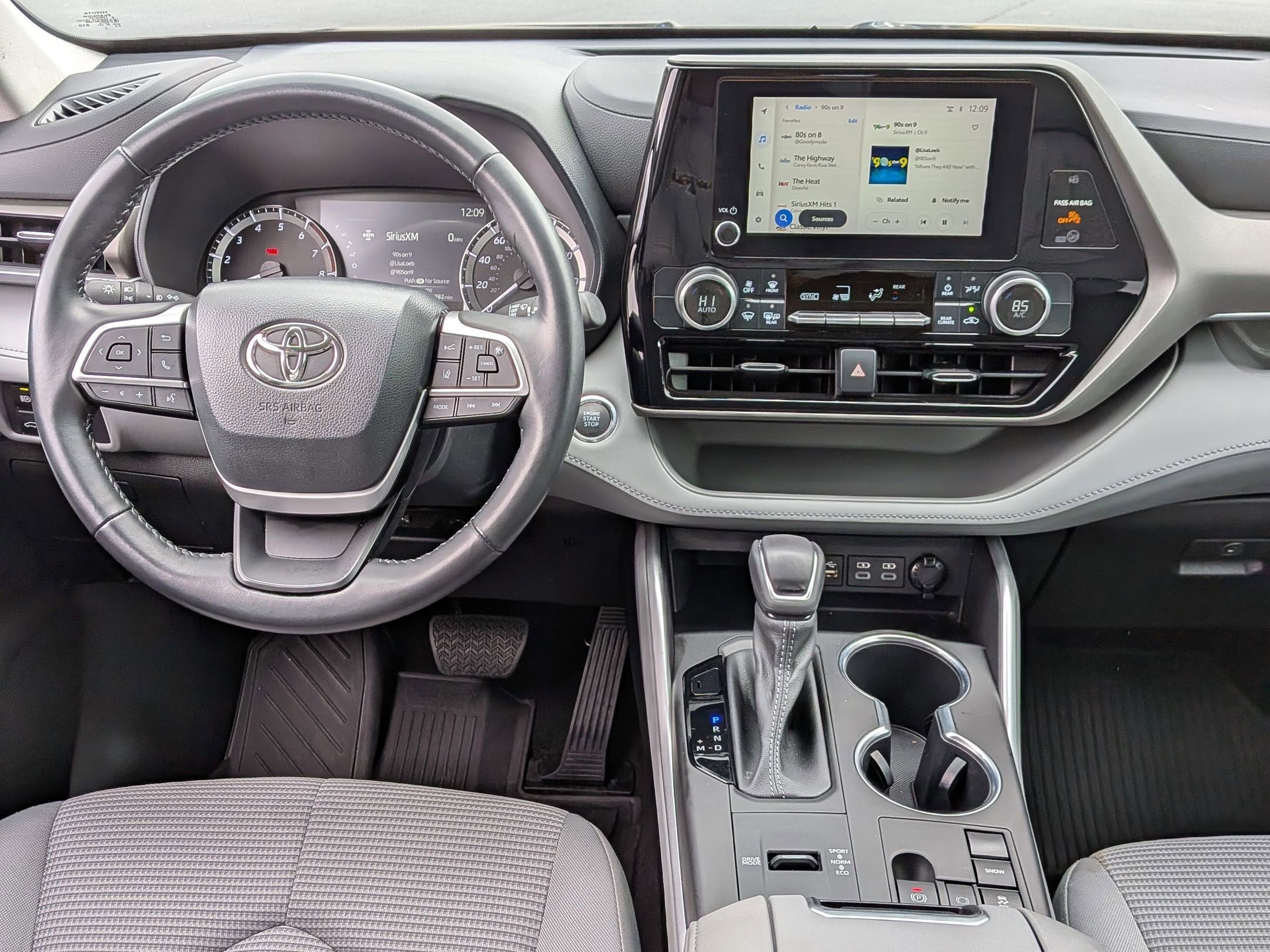 2023 Toyota Highlander LE